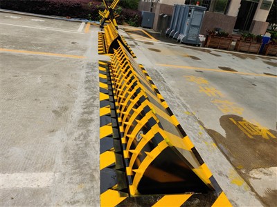 GS Roadblocker Traffiku Road Blocker